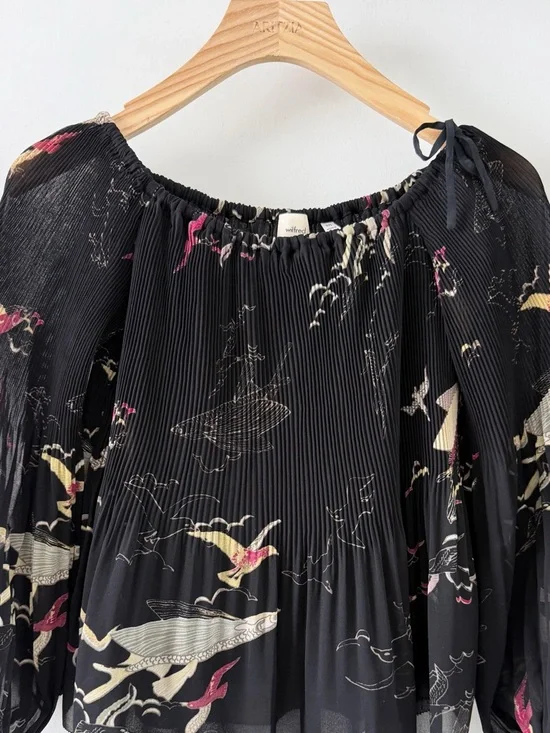 Aritzia Wilfred Black Pleated Sheer Bird Turtle Print Off Shoulder Top Size XXS - Picture 4 of 11